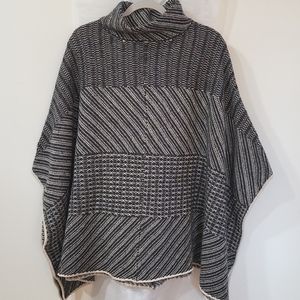 PlUS SIZE LANE BRYANT PONCHO